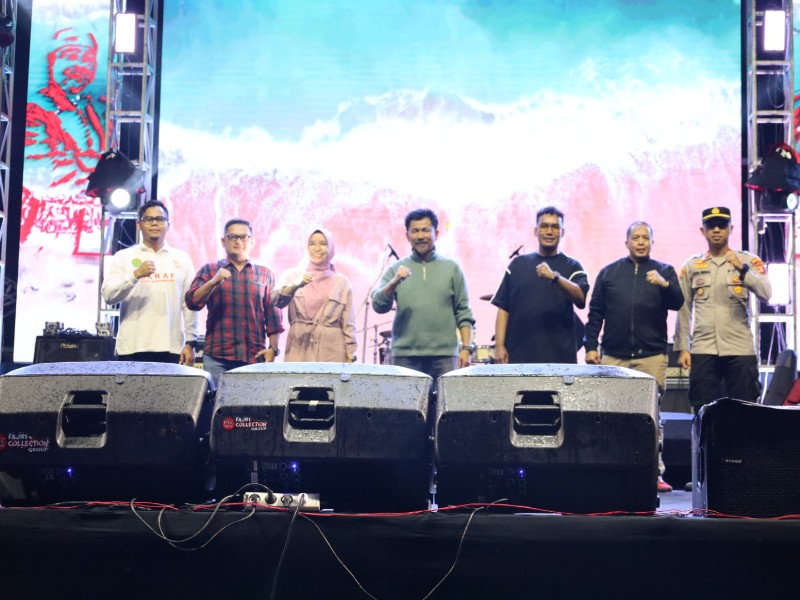 Sekda Kukar Buka Pesta Laut Pesisir Nusantara 2025 di Kecamatan Samboja dengan Semangat Maritim
