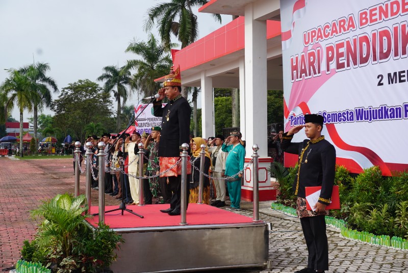 Tenggarong Gelar Upacara Hari Pendidikan Nasional untuk Wujudkan Generasi Hebat