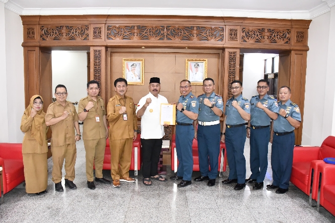 Pemkab Kukar Serahkan Hibah Tanah di Muara Badak untuk Perkuat Operasional TNI AL Balikpapan