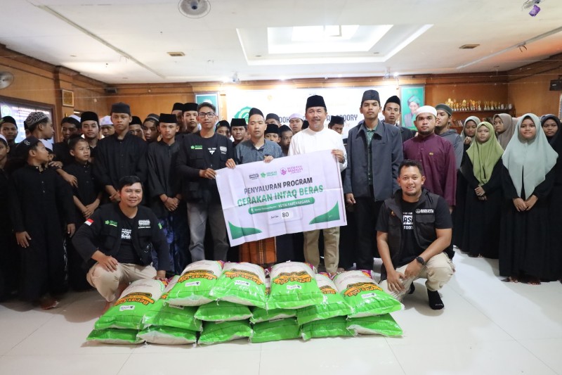 Sekda Kukar Dukung Rombongan Distribusi PASKAS di Kelurahan Perjiwa