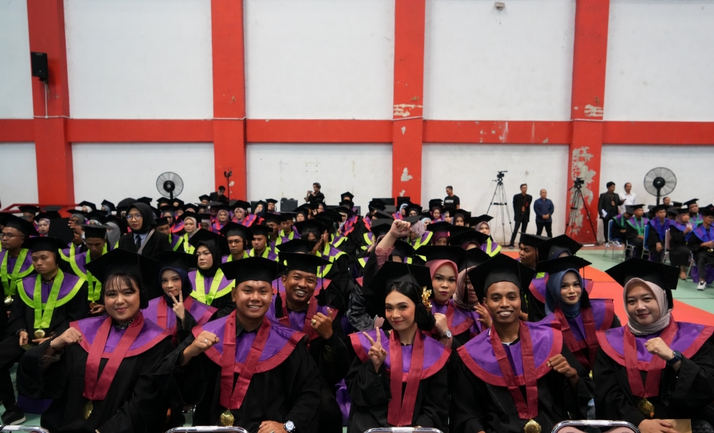 Unikarta Wisuda 361 Sarjana di Tenggarong Seberang dengan Semangat Pemikiran Berlomba Membangun Daerah